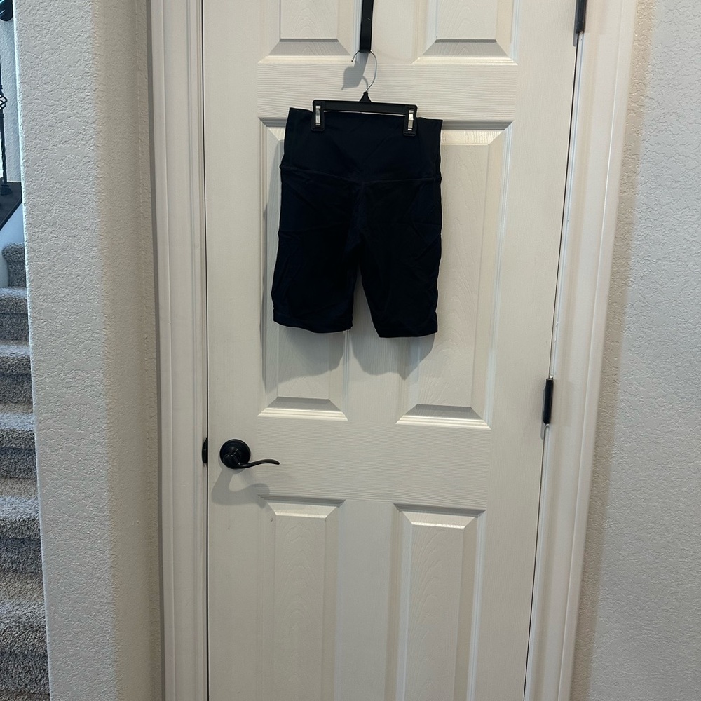 Cream Yoga Drew Biker Shorts Size S
